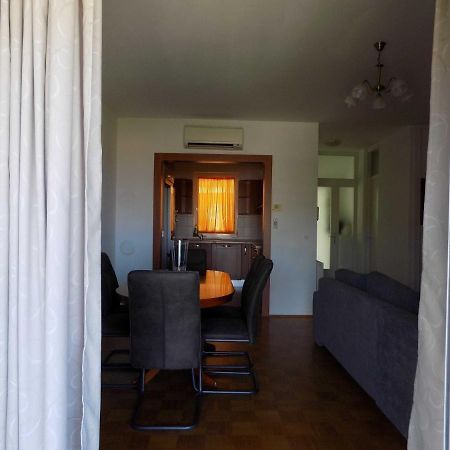 Apartman Borna Vrbnik  Esterno foto