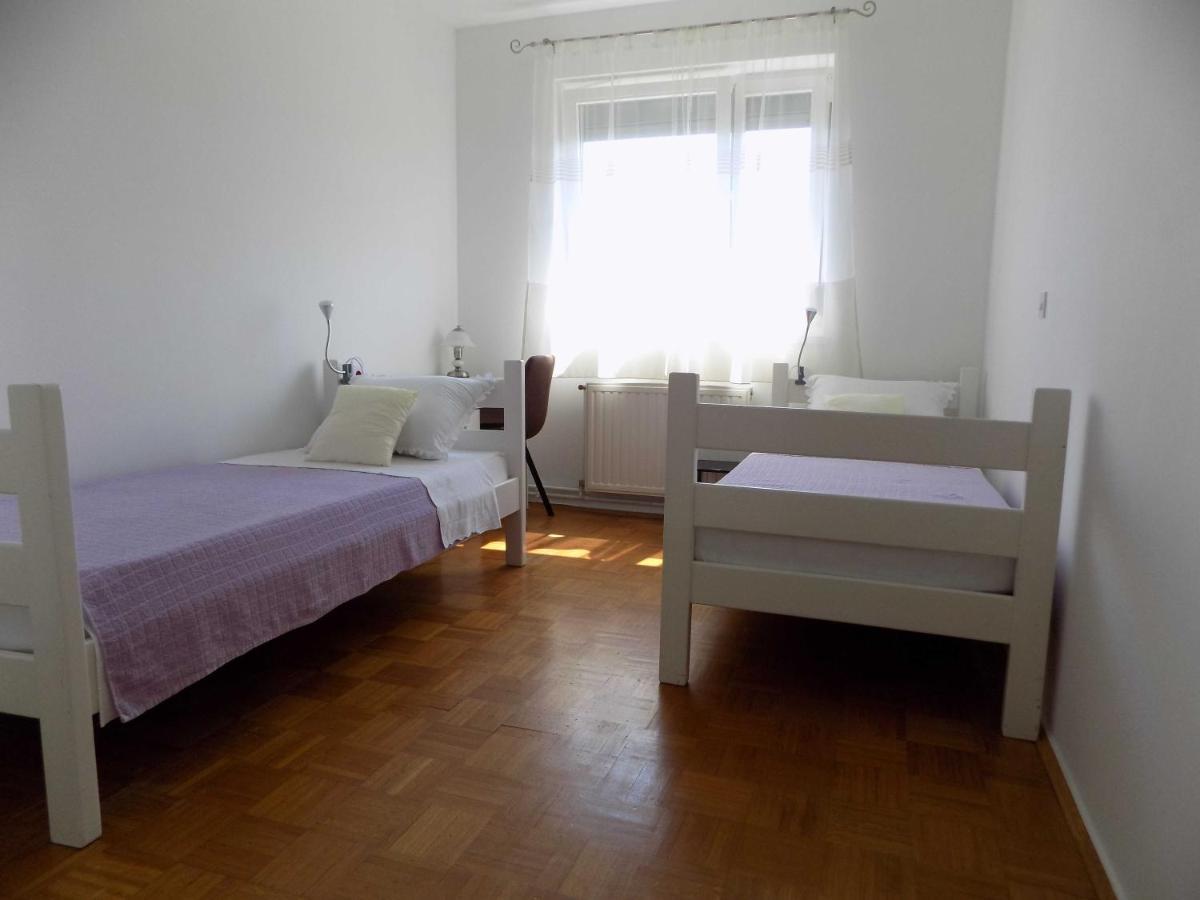 Apartman Borna Vrbnik  Esterno foto