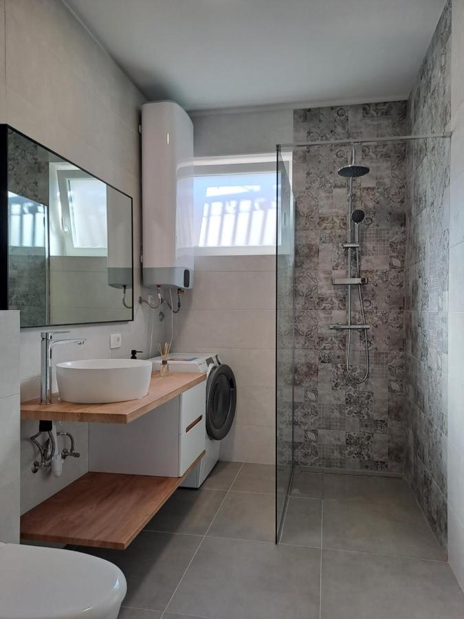 Apartman Borna Vrbnik  Esterno foto